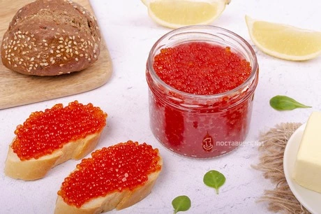 бутерброд с икрой форели